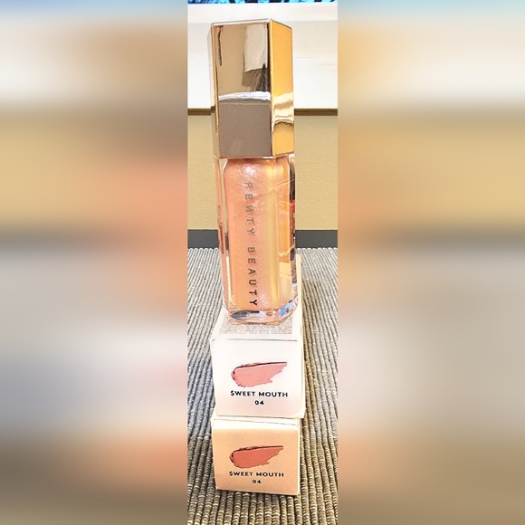 FENTY BEAUTY BY RIHANNA GLOSS BOMB UNIVERSAL LIP LUMINIZER COLOR:SWEET MOUTH - Picture 2 of 2
